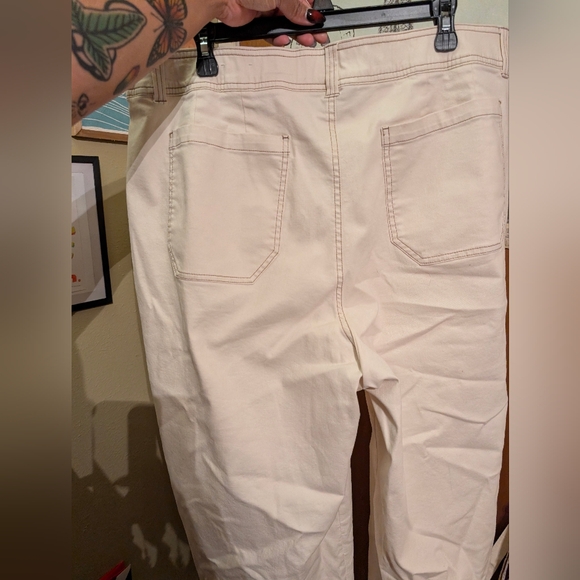 Lane Bryant Women's Straight Leg Cream Jeans - Picture 6 of 9